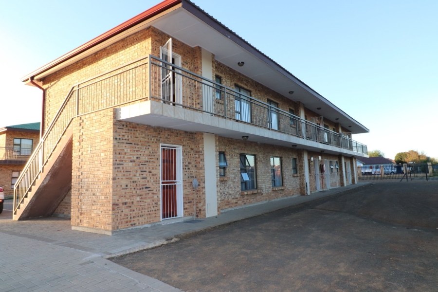 2 Bedroom Property for Sale in Lourierpark Free State